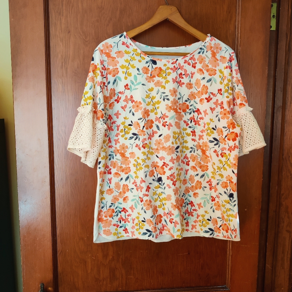 Floral Print Shirt with Lace Detail on Sleeves